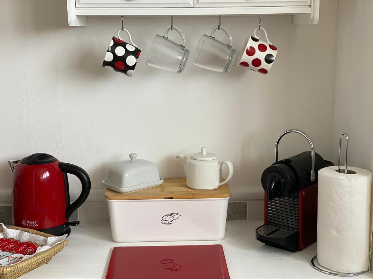 Shazzamm Apartman New Quay Kültér fotó
